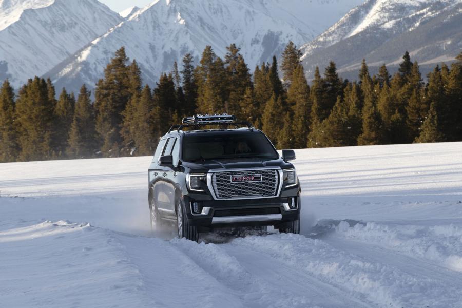  GMC Yukon Denali 2020 года  (фото 9 из 31)